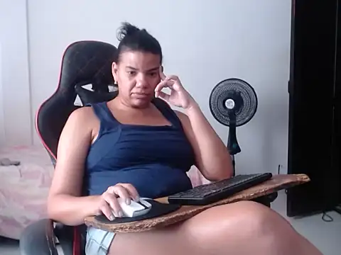Adriana_0312 live XXX chat