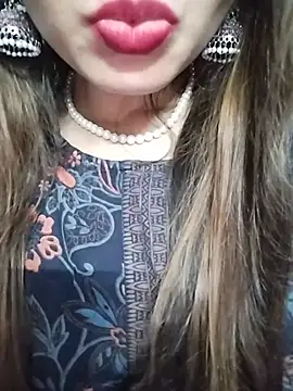 צ'אט XXX בשידור חי של Noor_Darliing