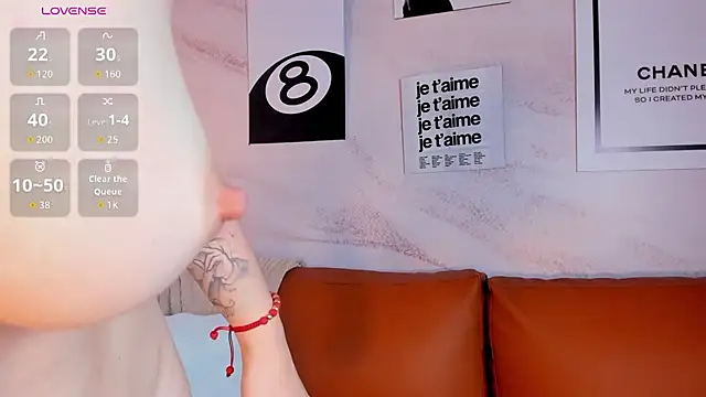 XXX chat uživo modela Ada_Turner