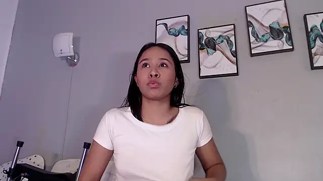 SophieW1 live XXX chat