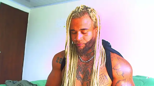 ragnar0825 élő XXX-chatje