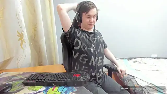 iliaskrisloveのライブXXXチャット