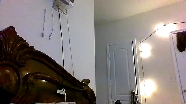 Triggerhappycj100's Live XXX Chat