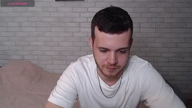 Alexxx_horny 网络视讯表演