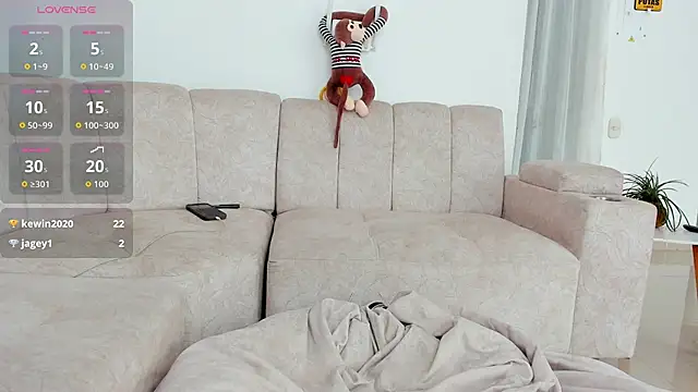 XXX chat uživo modela Adriann_voss