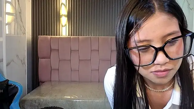 Chat XXX en directo de Eimy18_b