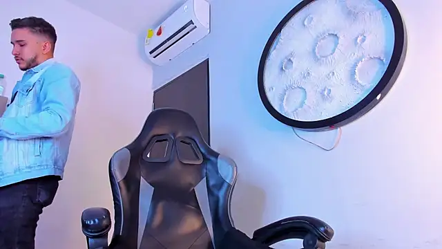 mike_257's Webcam Show