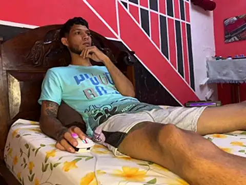 tanned_boy's Live XXX Chat