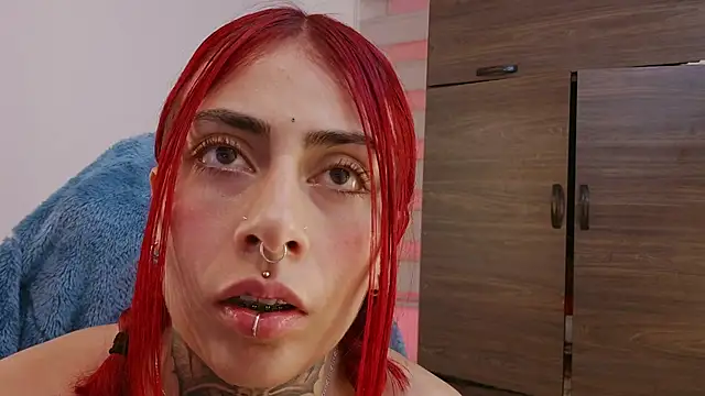 צ'אט XXX בשידור חי של selene_red_