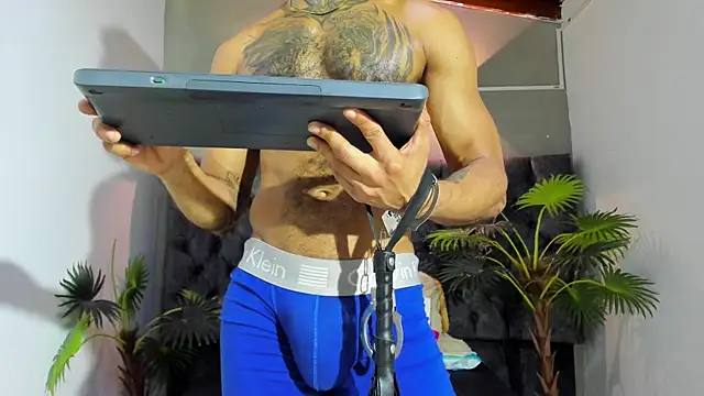 Salomon_koude's Live XXX Chat