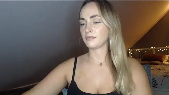 Chatroom XXX en direct de ScarlettSensitive