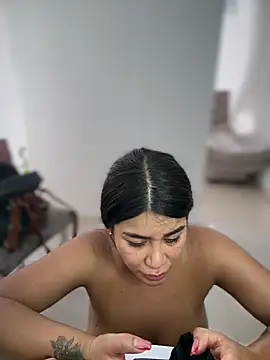 Issane_Peru – Live XXX-chat