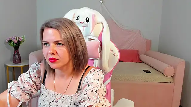 Chatroom XXX en direct de AdeleRavelle