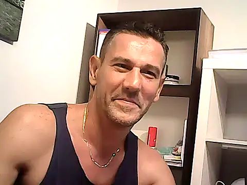 mastercharisma35 Adlı Modelin Canlı XXX Sohbeti