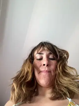 MommyGambit's Webcam Show