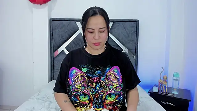 צ'אט XXX בשידור חי של Domina0