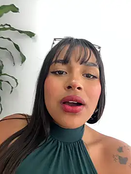 Chat +18 de Mariangel_11 ao vivo