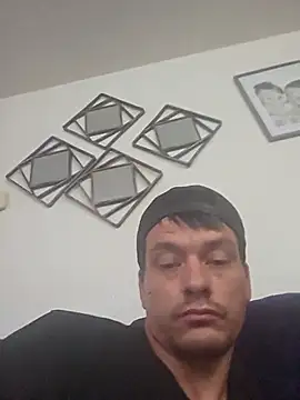 twistafatpipe's Live XXX Chat