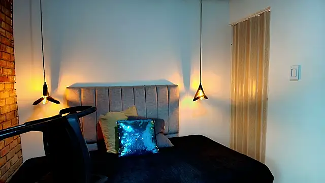 LiaCooper_ Adlı Modelin Canlı XXX Sohbeti