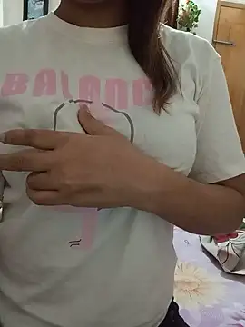 Chat XXX en directo de Tanha18
