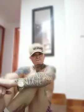 liam_1123 Show in webcam