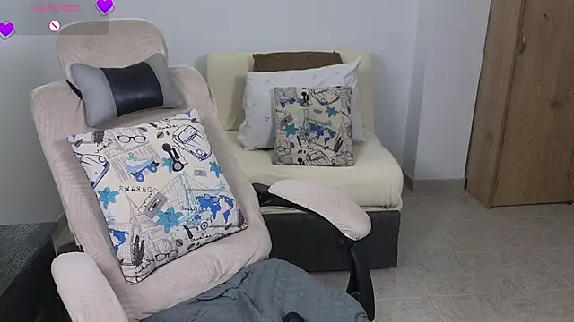 XXX chat uživo modela blue__moon_