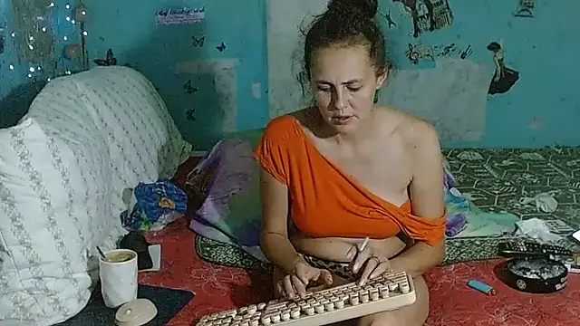 צ'אט XXX בשידור חי של brighteyes77