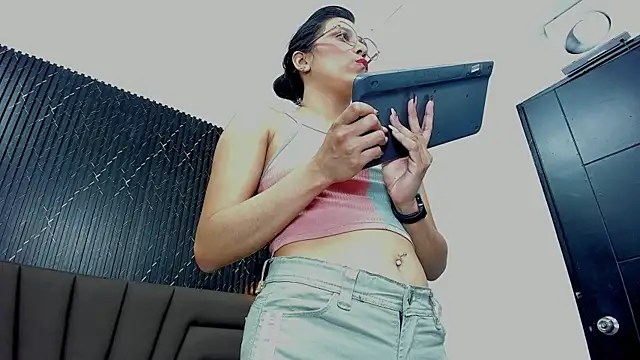 lunaasmithh's Live XXX Chat
