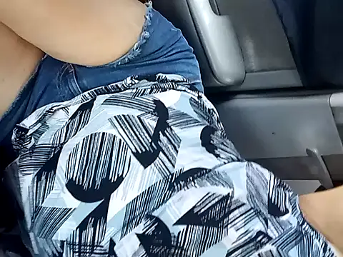 Show modela dustbunny64 na web-kameri