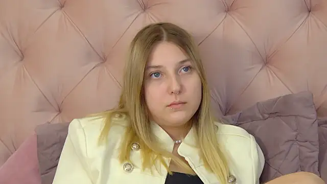 TinnaBurton Chat XXX in diretta
