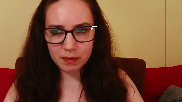 XXX chat uživo modela EmilyHotAngel