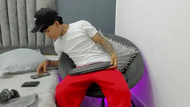 Ruslan_marcel Live XXX Chat