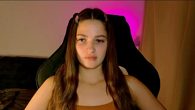 KiraVair's Live XXX Chat