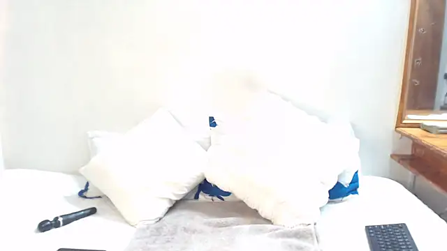 Chat XXX en directo de Tinnypussie