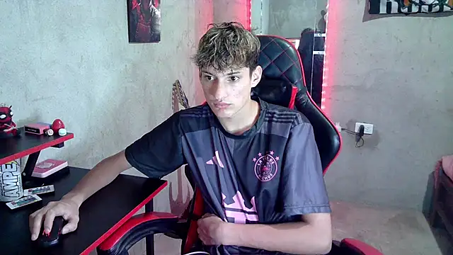 Pablito_Junior11 Live XXX-Chat