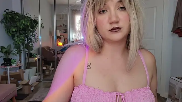 GoddessEmmy Live XXX-Chat
