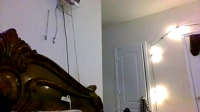 Triggerhappycj100's Live XXX Chat