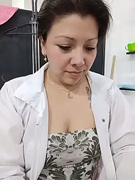 SARA_21-: онлайн-секс-чат