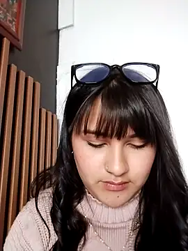 Emily-7 – Live XXX-chat