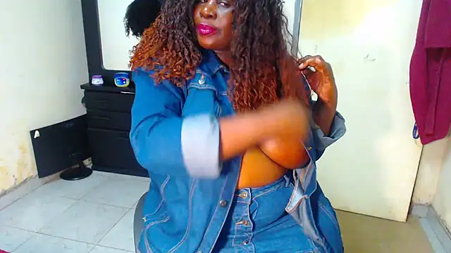 DARKBUSTY030 Adlı Modelin Canlı XXX Sohbeti