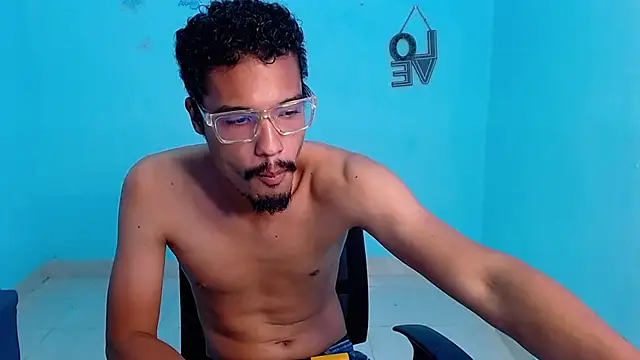 wolf_vip_ Show in webcam