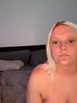 Blondebarbie21 XXX чат на живо