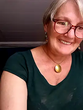 irinamaux Adlı Modelin Canlı XXX Sohbeti