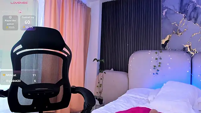 Онлайн чат XXX CarolineFyre