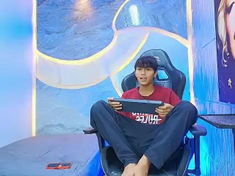 Chat +18 de Benjamin_Alam ao vivo