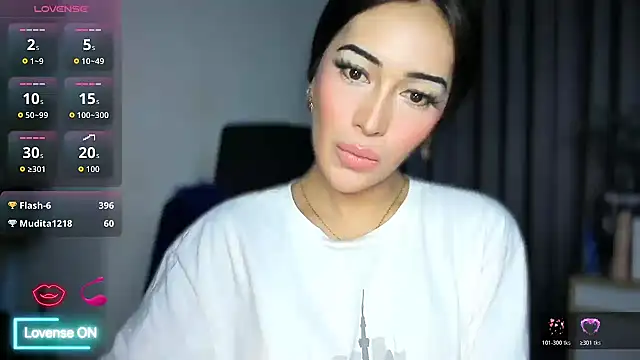 Jasmine_ElcockのライブXXXチャット