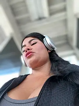 Chat XXX Live Issane_Peru