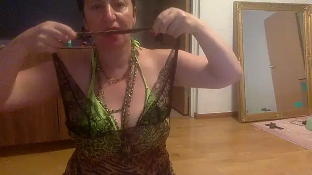 Lizzaa80 Live XXX-chat