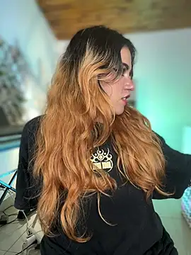 NikkiNix Chat XXX in diretta