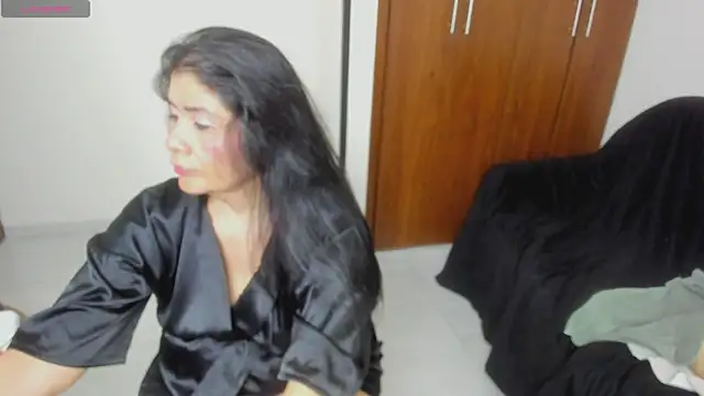 Chat XXX Live kiraGeiner